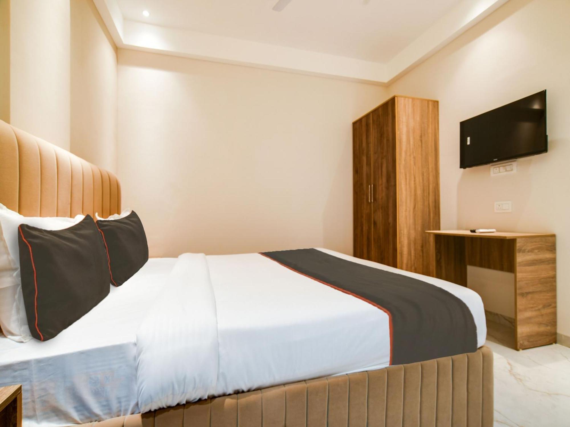Collection O Hotel Mint Indore Exterior foto
