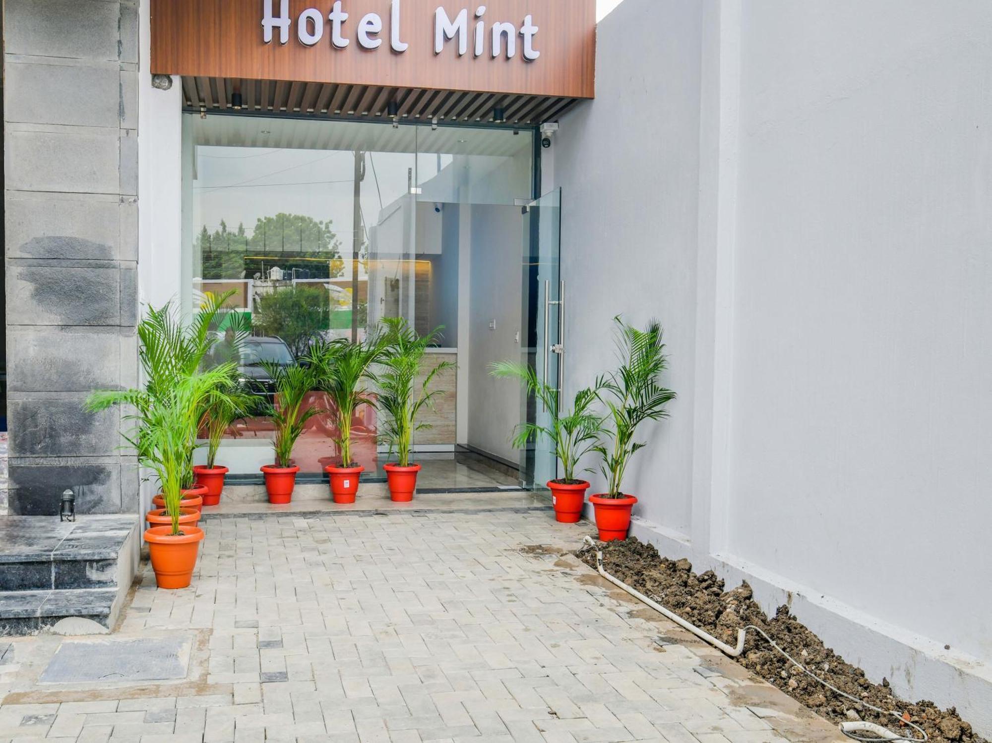 Collection O Hotel Mint Indore Exterior foto